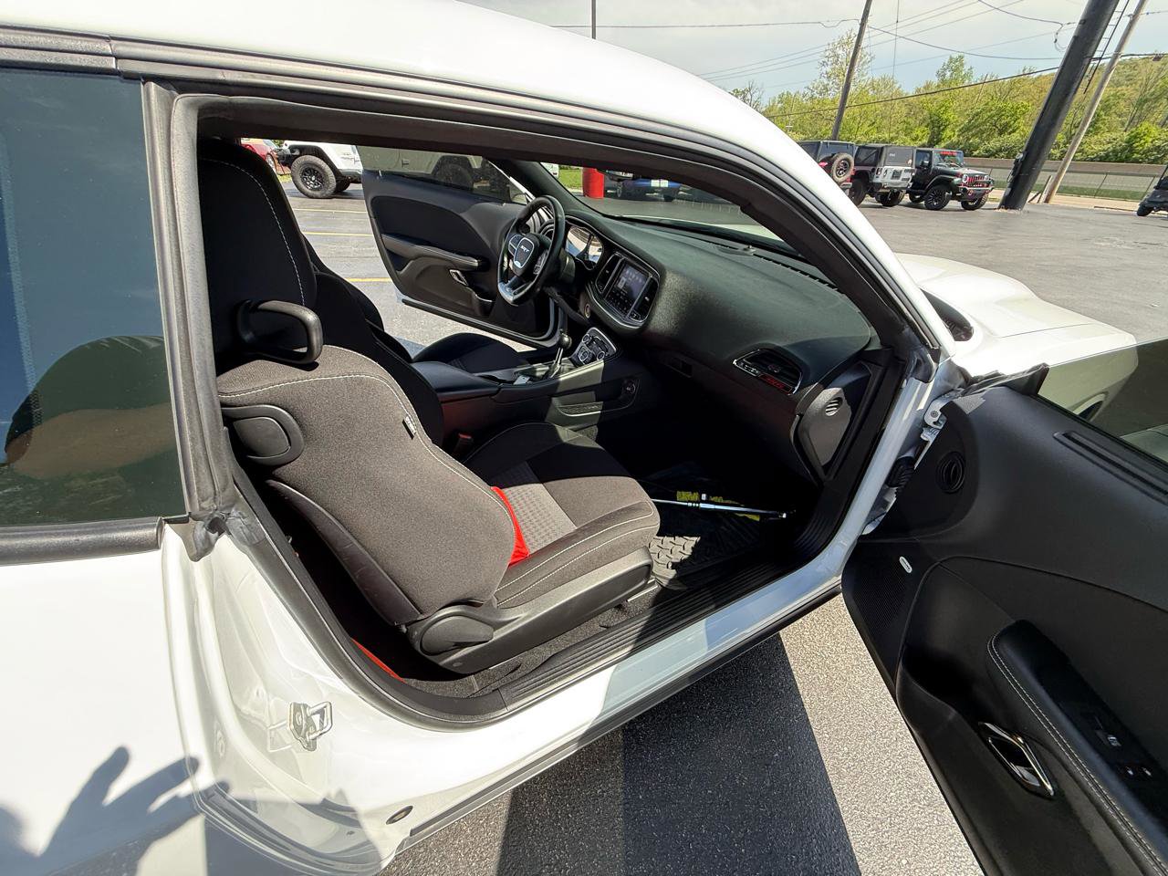 Used 2020 Dodge Challenger SRT Hellcat image 32