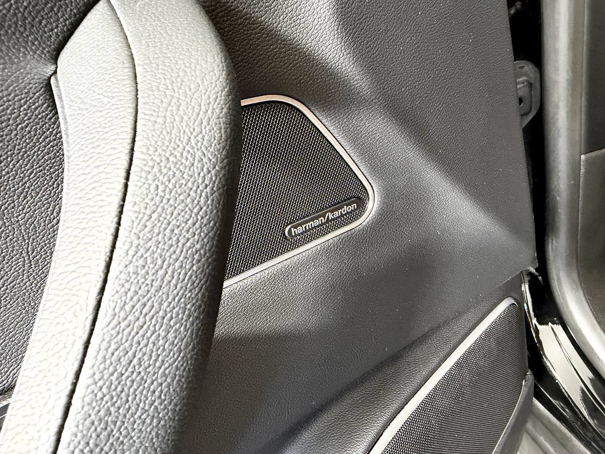 Used 2018 Maserati Levante AWD/4WD image 36