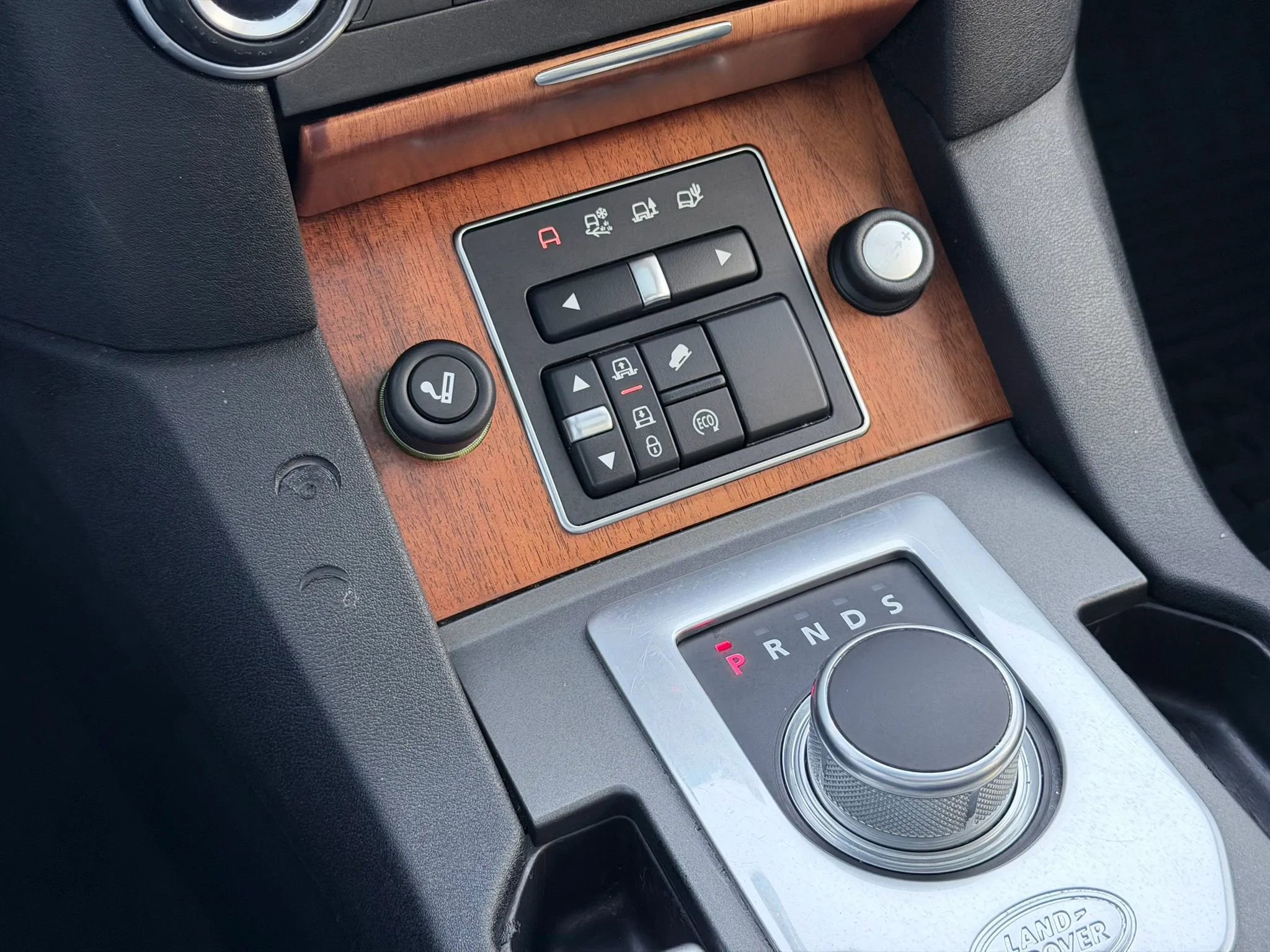 Used 2015 Land Rover LR4 HSE AWD/4WD image 44