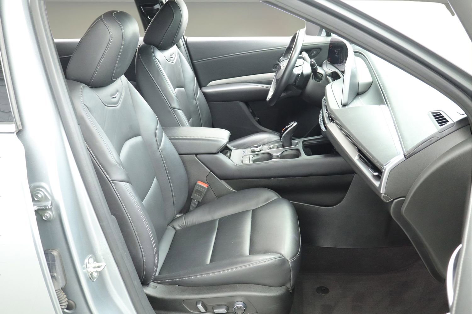 Certified 2024 Cadillac XT4 Premium Luxury image 30