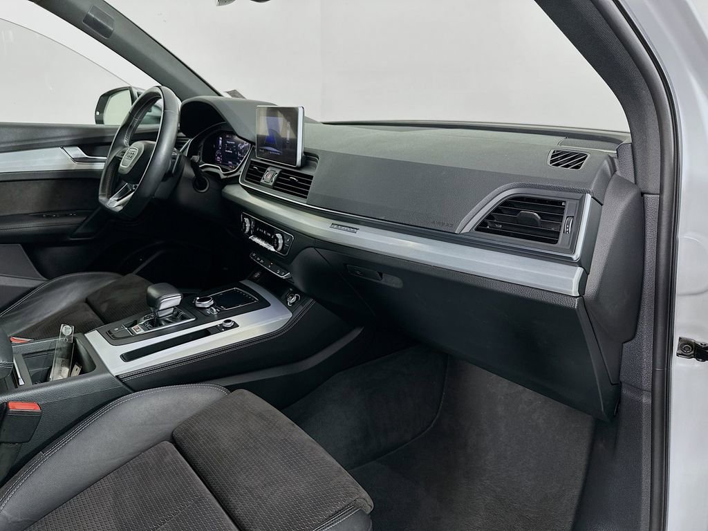 Used 2020 Audi SQ5 Premium Plus w/ Premium Plus Package AWD/4WD image 32