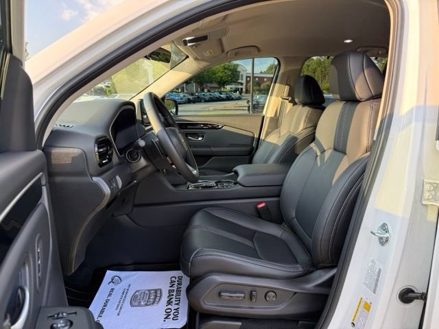 Used 2025 Honda Pilot EX-L image 13