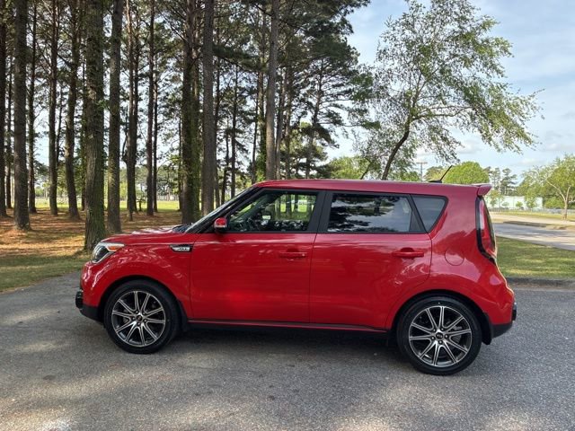 Used 2018 Kia Soul ! FWD image 6
