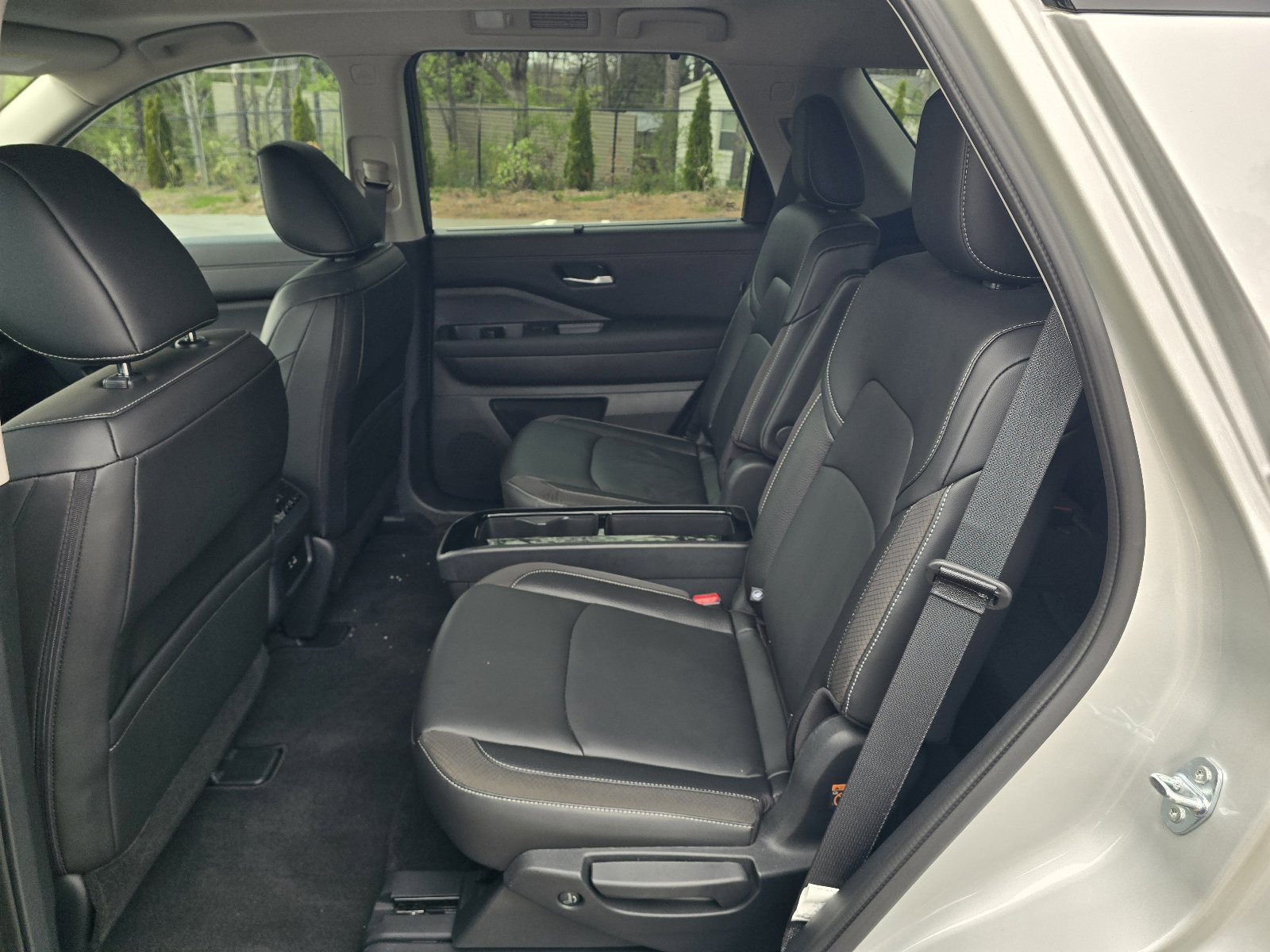 Used 2025 Nissan Pathfinder SL w/ SL Premium Package image 11