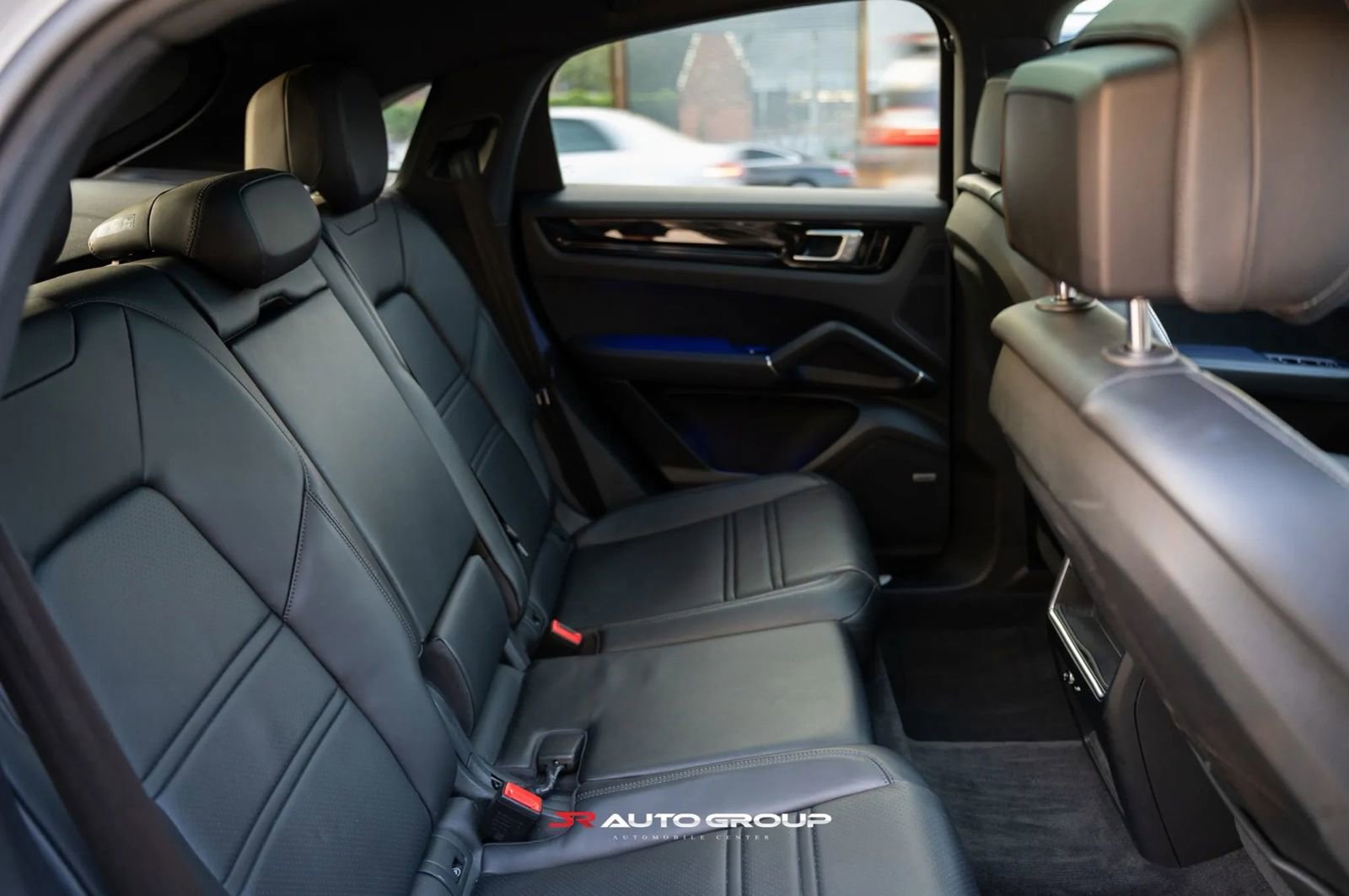 Used 2021 Porsche Cayenne Coupe image 13