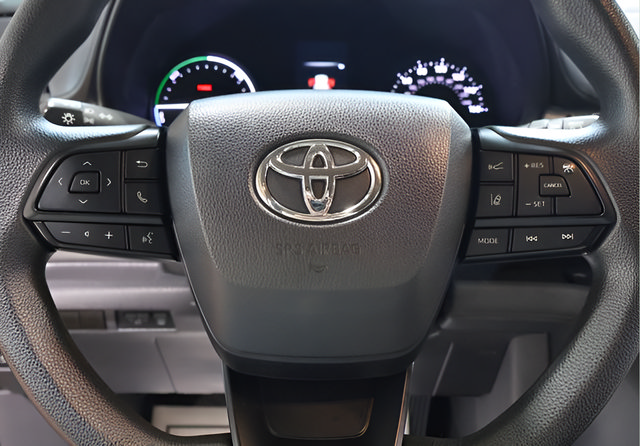 Used 2022 Toyota Sienna LE FWD image 19