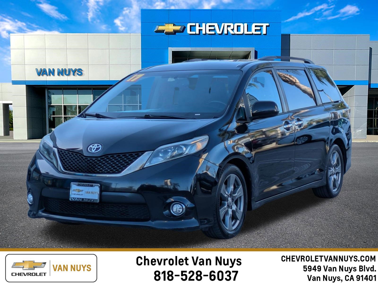 Used 2017 Toyota Sienna SE image 1