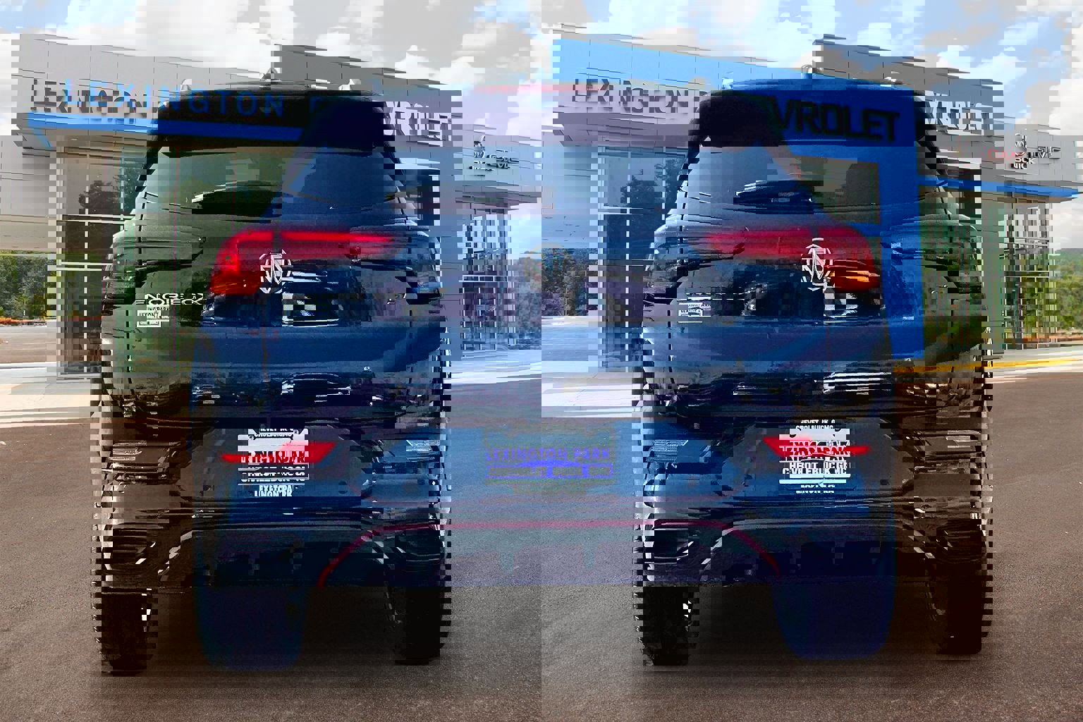 Used 2021 Buick Encore GX Essence w/ Advanced Technology Package image 4