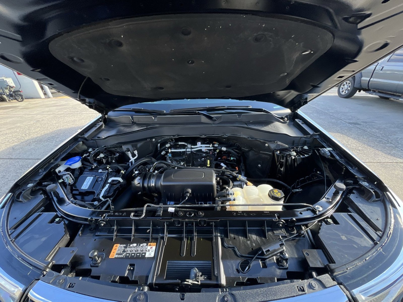 Certified 2022 Ford Explorer XLT w/ Equipment Group 202A image 28