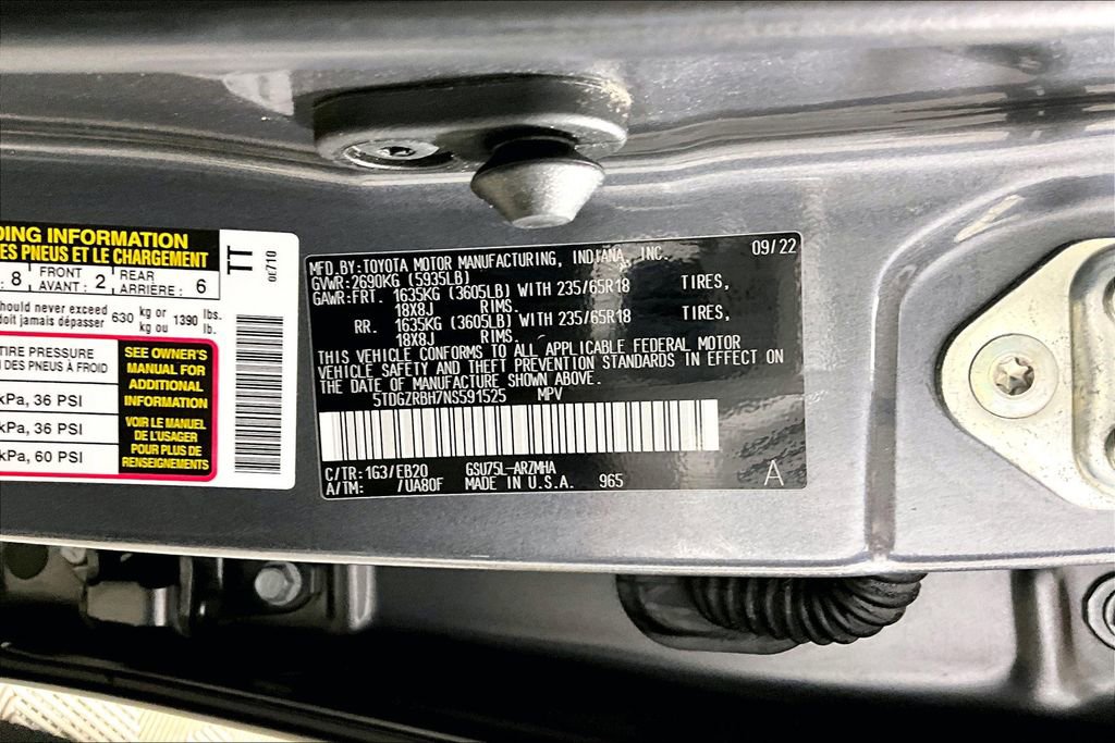 Used 2022 Toyota Highlander XLE image 32