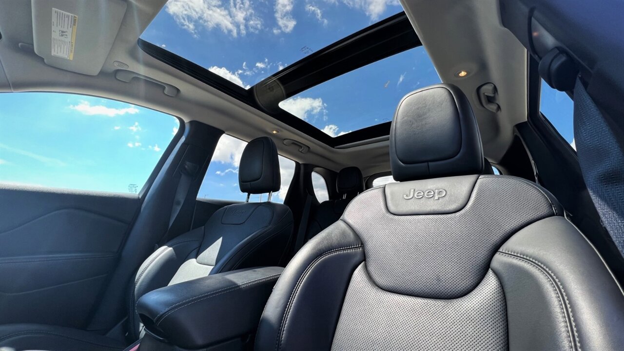 Used 2021 Jeep Cherokee Limited w/ Elite Package FWD image 12