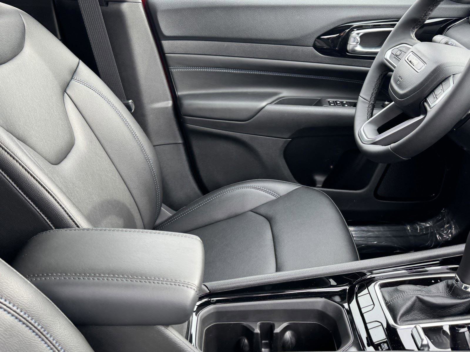 New 2026 Jeep Compass Limited image 8