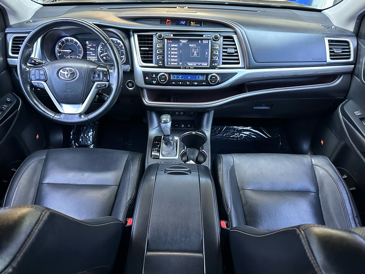 Used 2017 Toyota Highlander Limited image 10