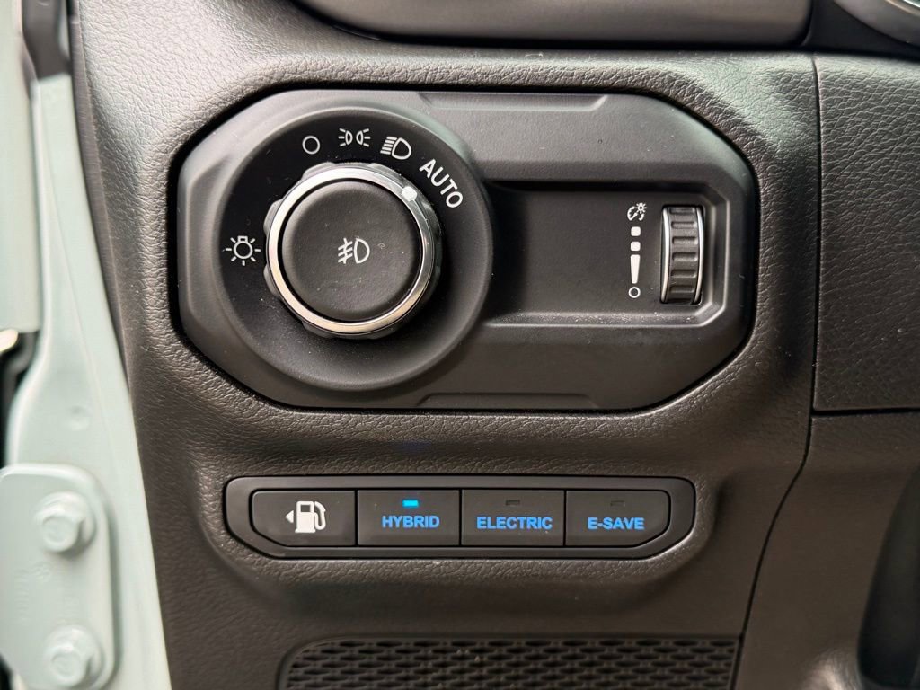 Used 2023 Jeep Wrangler Unlimited Rubicon 4xe image 30