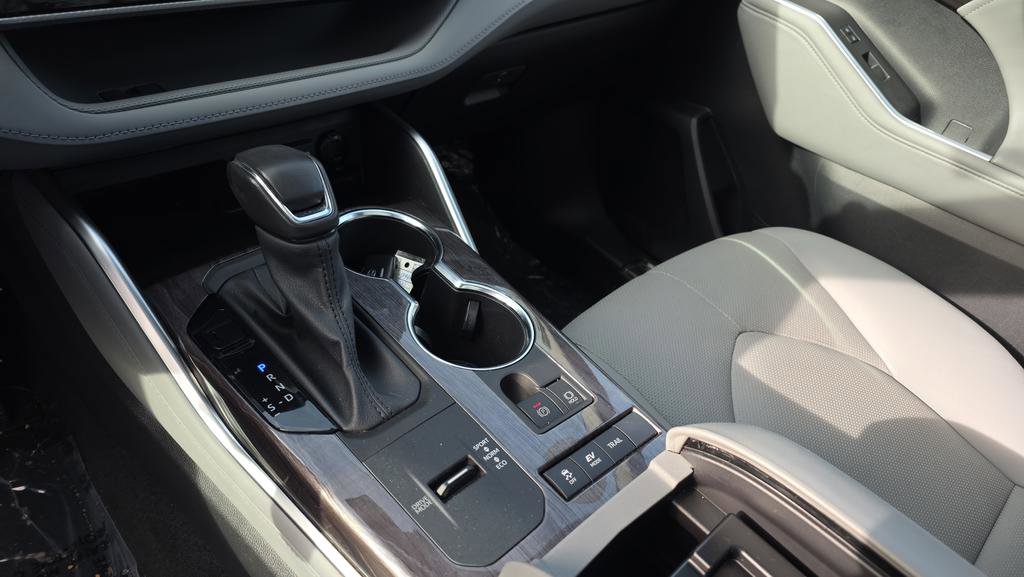 Used 2021 Toyota Highlander Platinum image 28