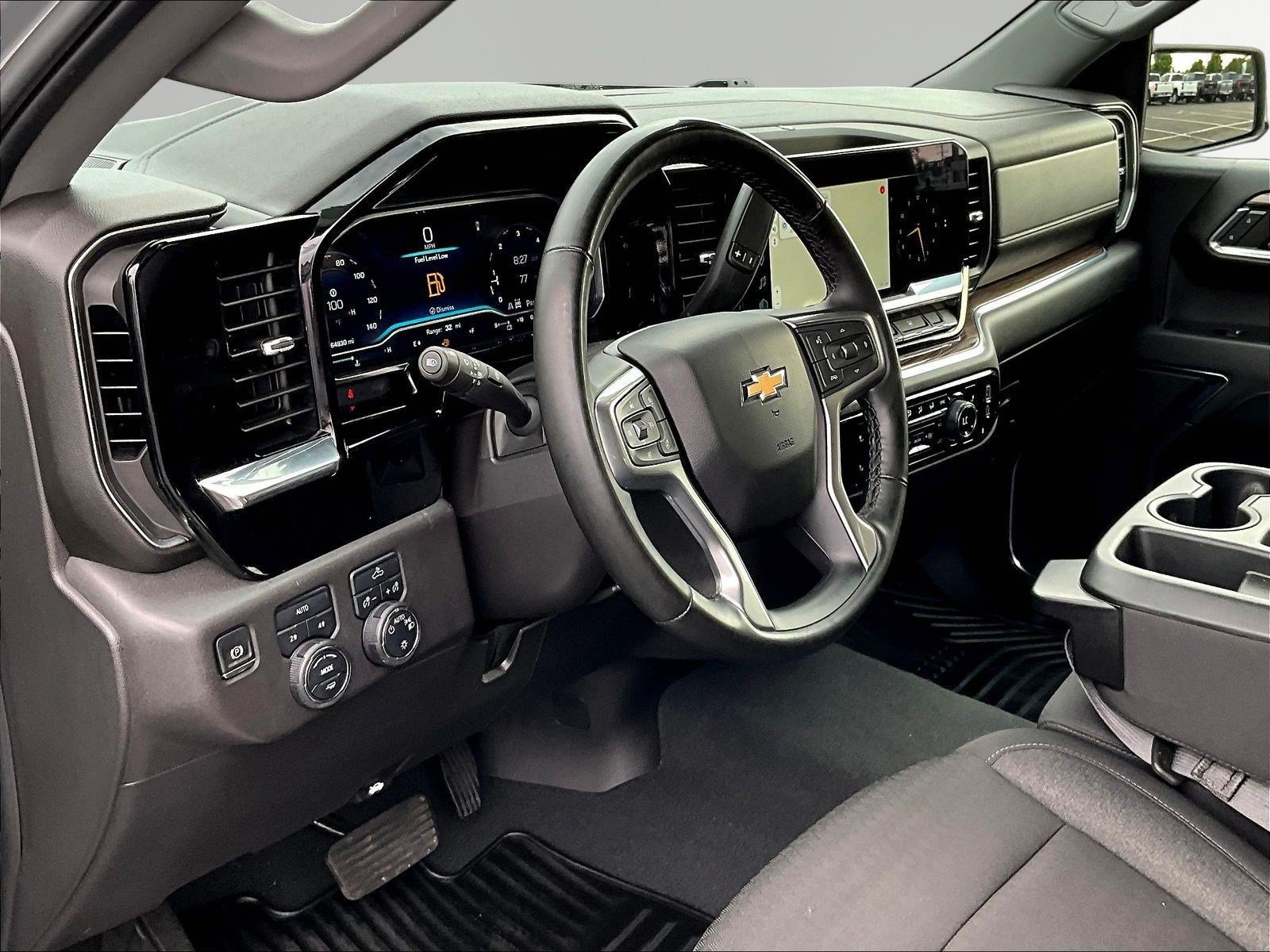 Used 2024 Chevrolet Silverado 1500 LT AWD/4WD image 17