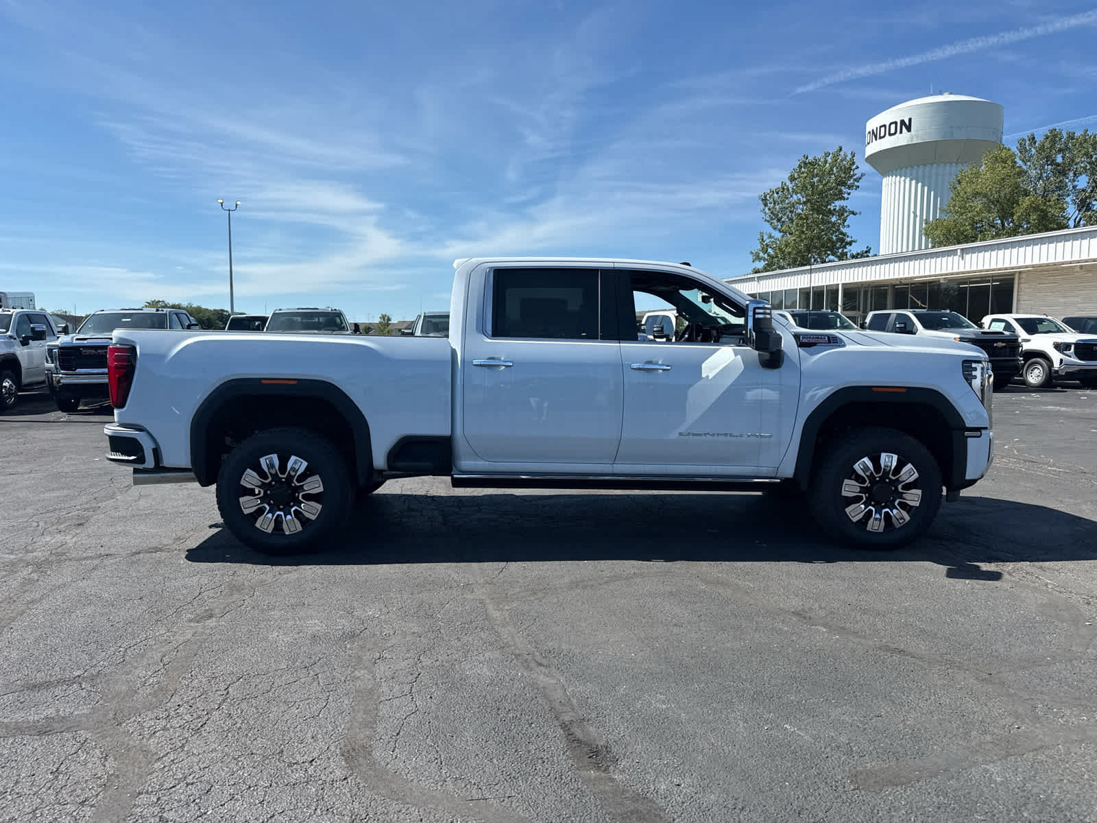 New 2026 GMC Sierra 3500 Denali w/ Denali Reserve Package AWD/4WD image 6