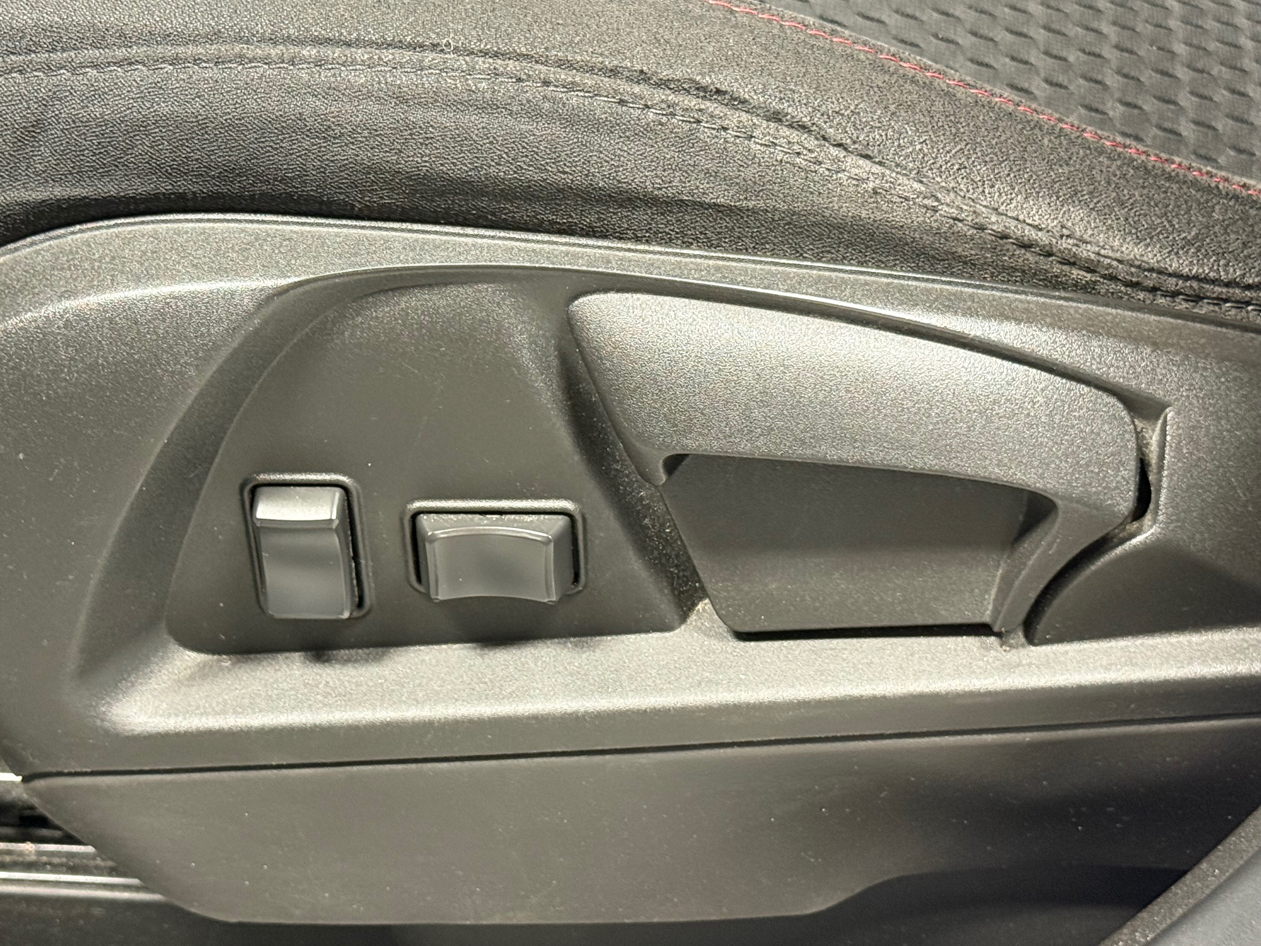 Used 2012 Chevrolet Equinox LS FWD image 18