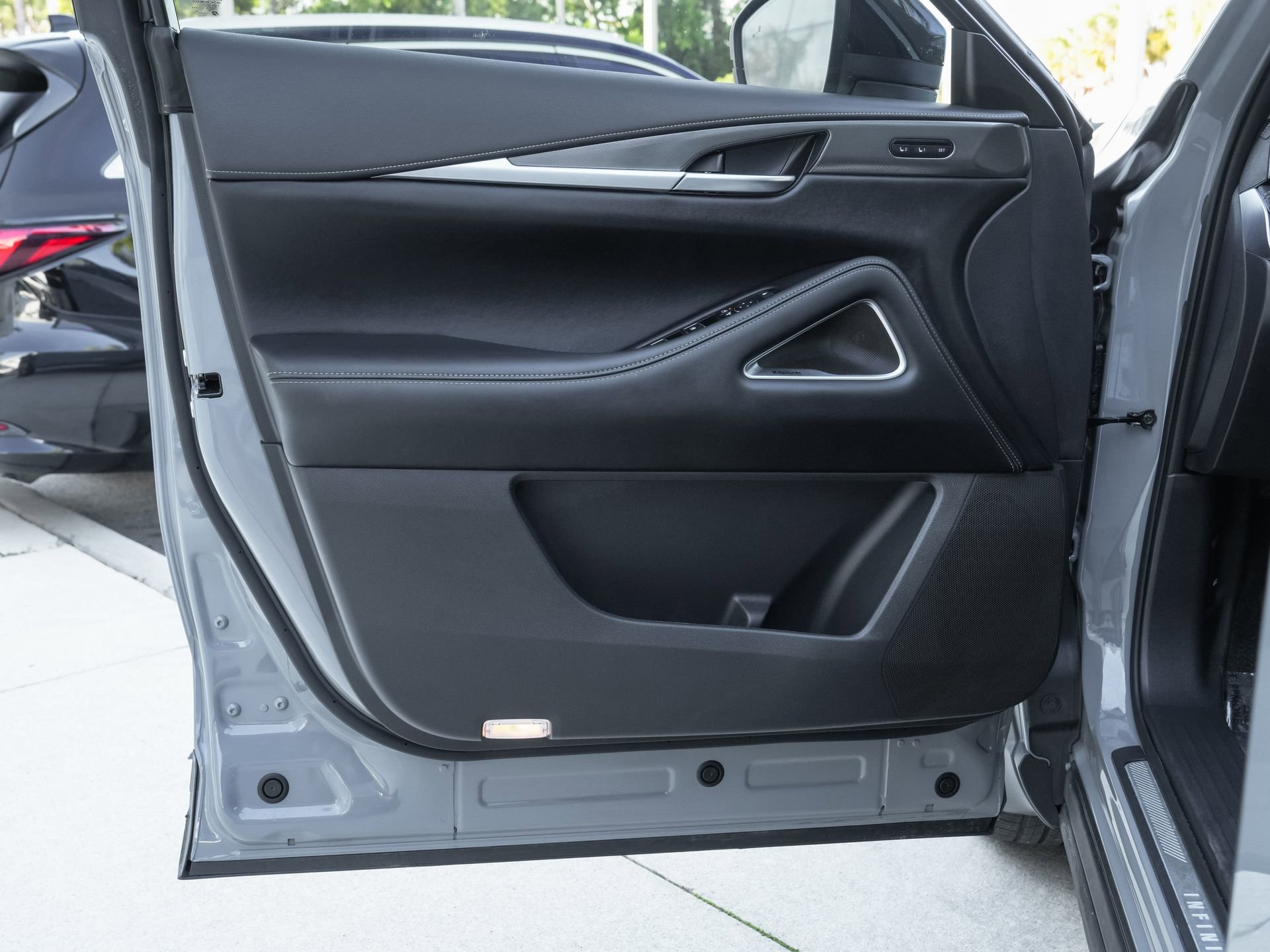 Certified 2026 INFINITI QX60 Luxe w/ Cargo Package FWD image 30