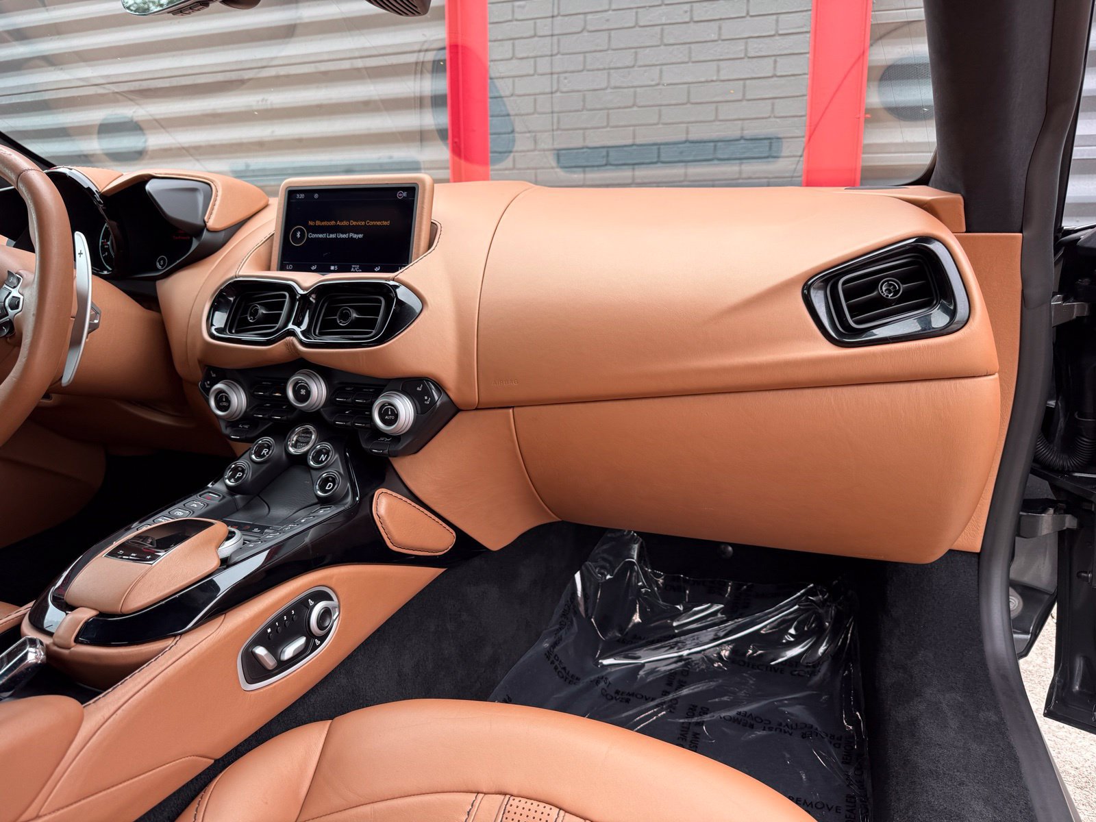 Used 2020 Aston Martin V8 Vantage Coupe RWD image 32