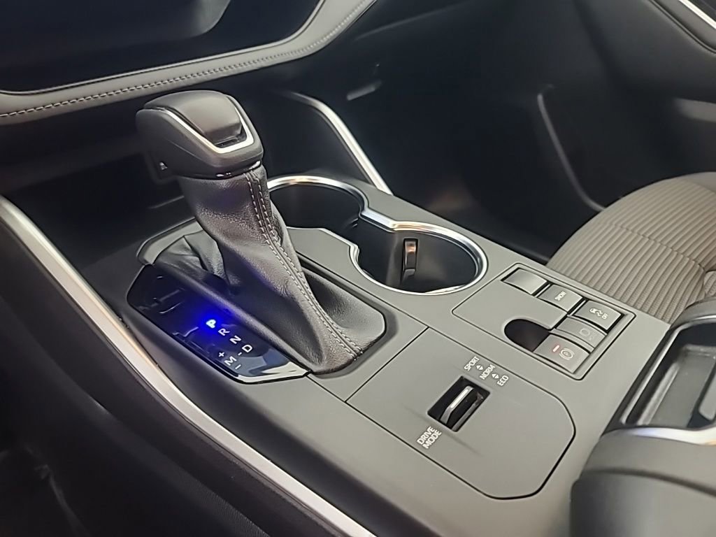 Used 2023 Toyota Highlander LE image 41