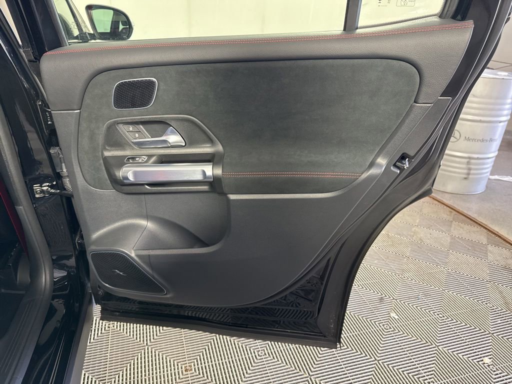 Used 2025 Mercedes-Benz GLB 35 AMG 4MATIC image 19