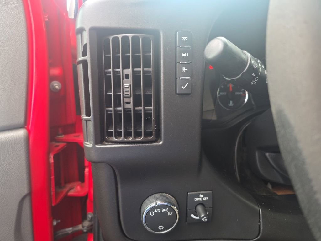 Used 2020 GMC Savana 2500 Extended w/ Driver Convenience Package image 18