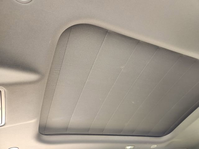 Used 2022 Land Rover Defender 90 X-Dynamic S image 24