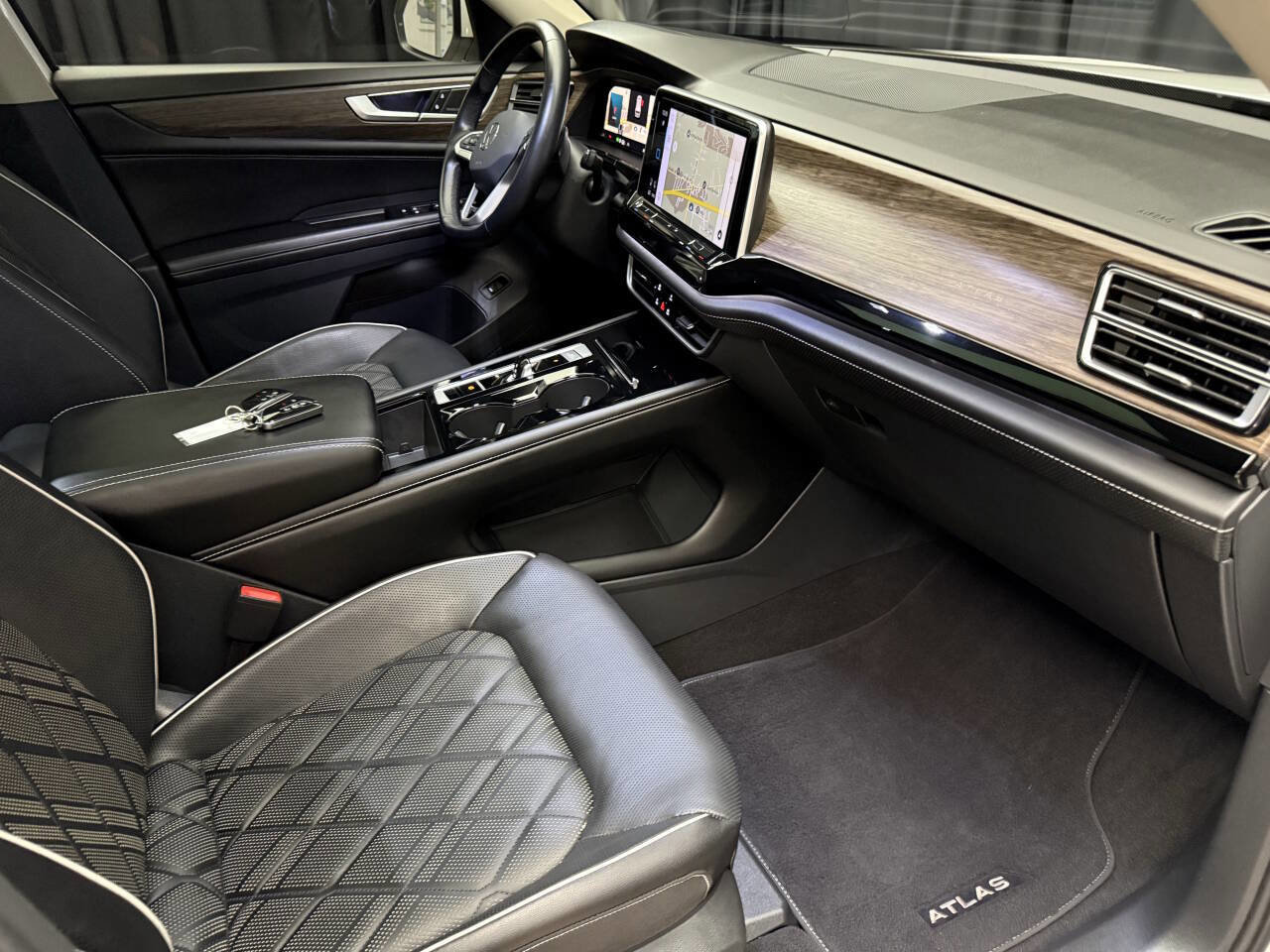 Used 2024 Volkswagen Atlas SEL Premium R-Line image 29