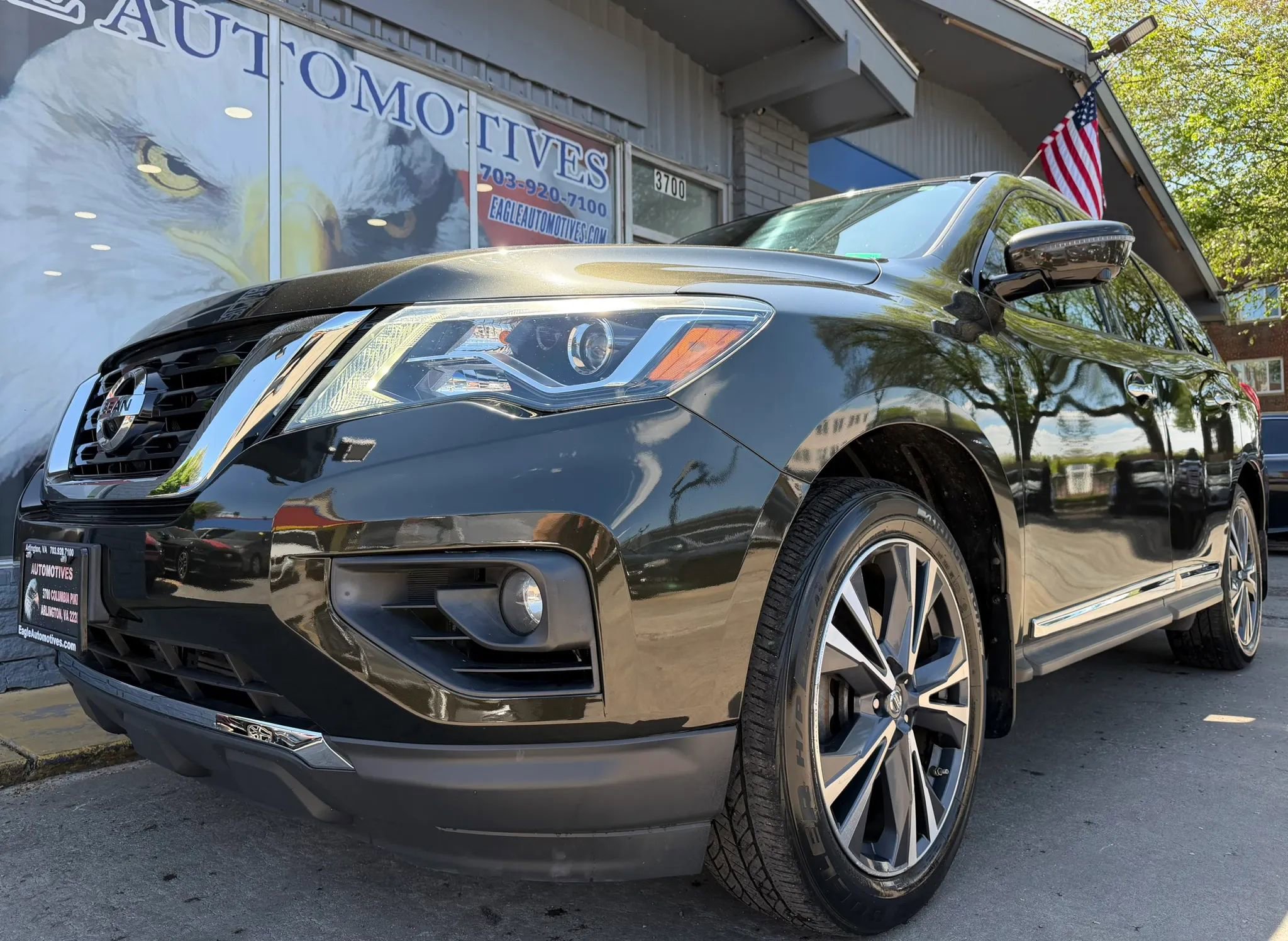 Used 2017 Nissan Pathfinder Platinum w/ Cargo Package AWD/4WD image 7