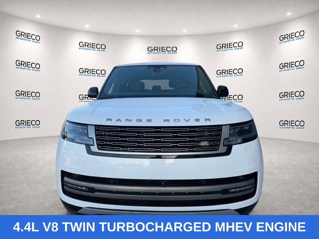 Used 2025 Land Rover Range Rover SE AWD/4WD image 2