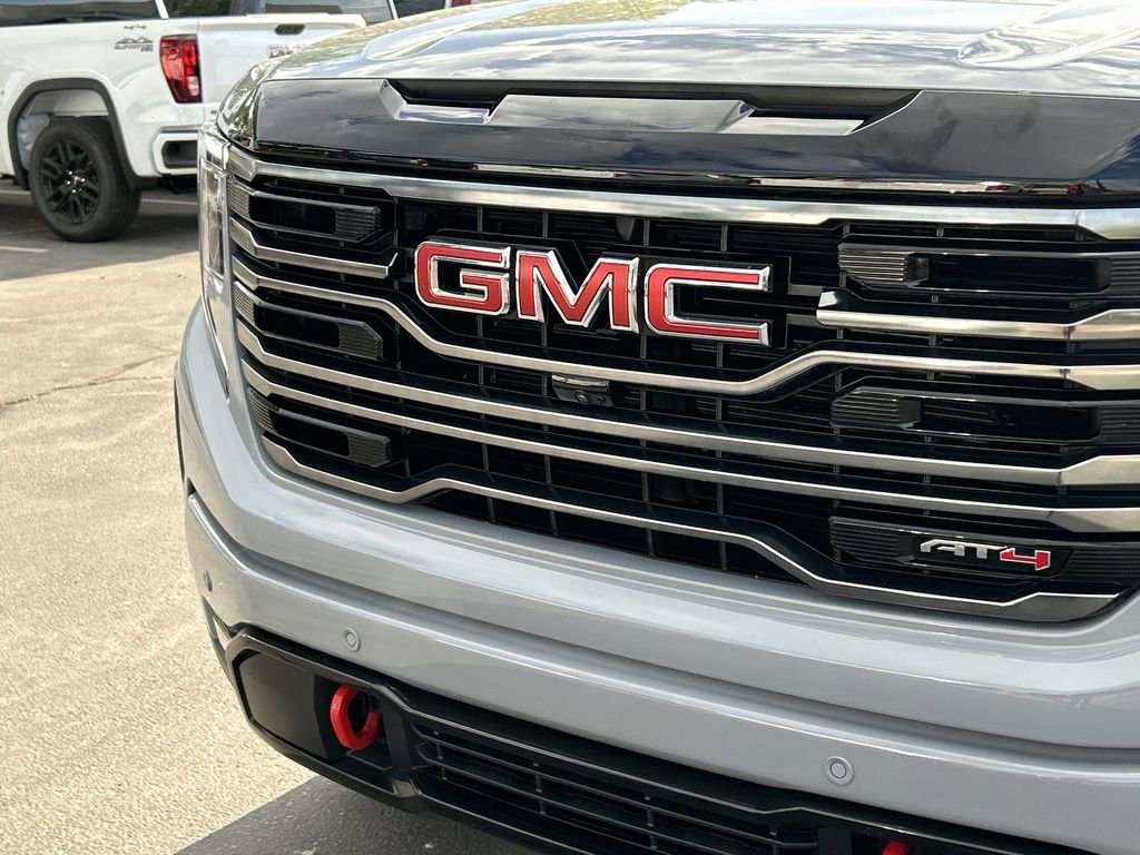 Used 2025 GMC Sierra 1500 AT4 w/ Technology Package AWD/4WD image 31