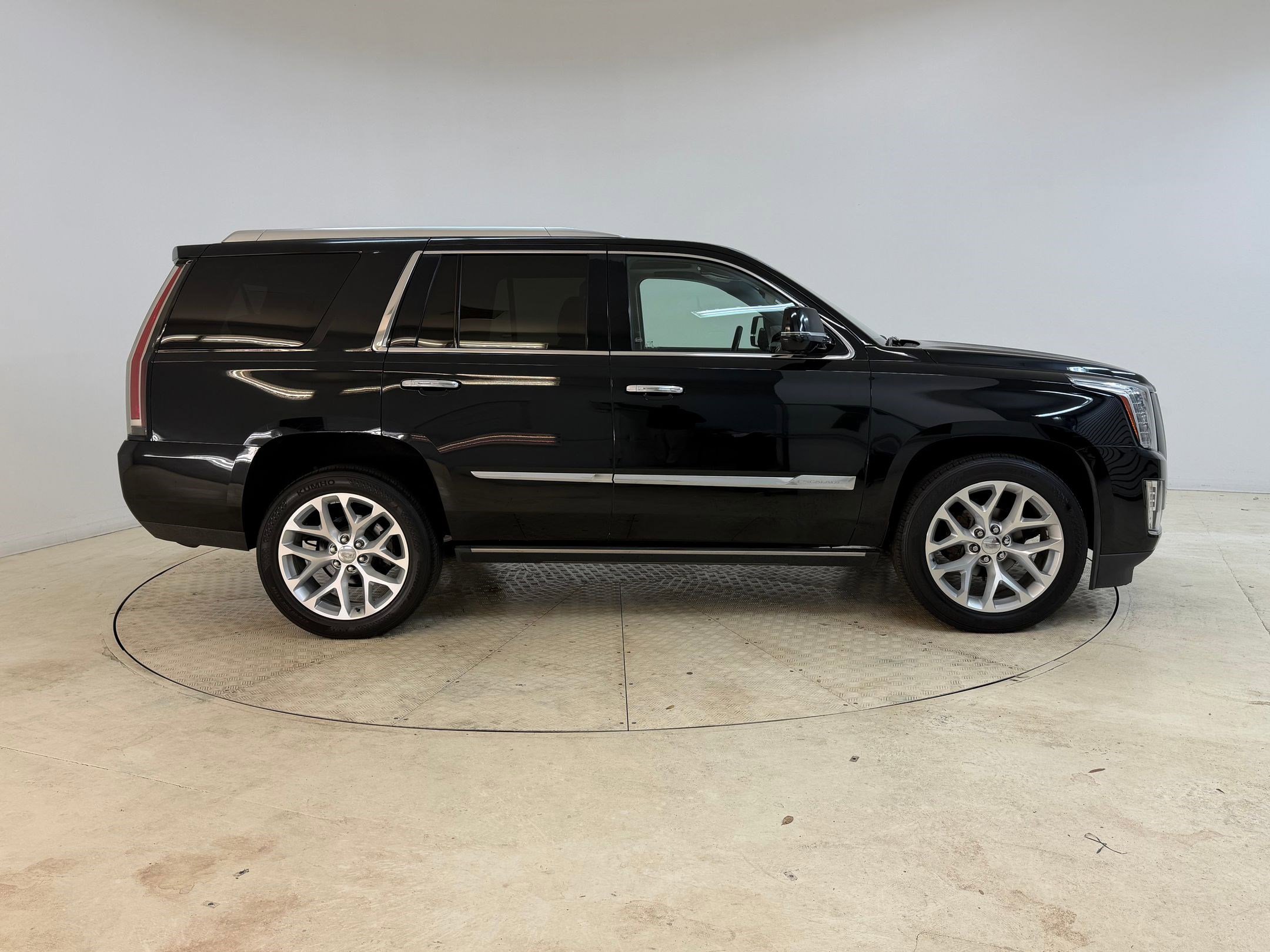 Used 2016 Cadillac Escalade Premium image 8
