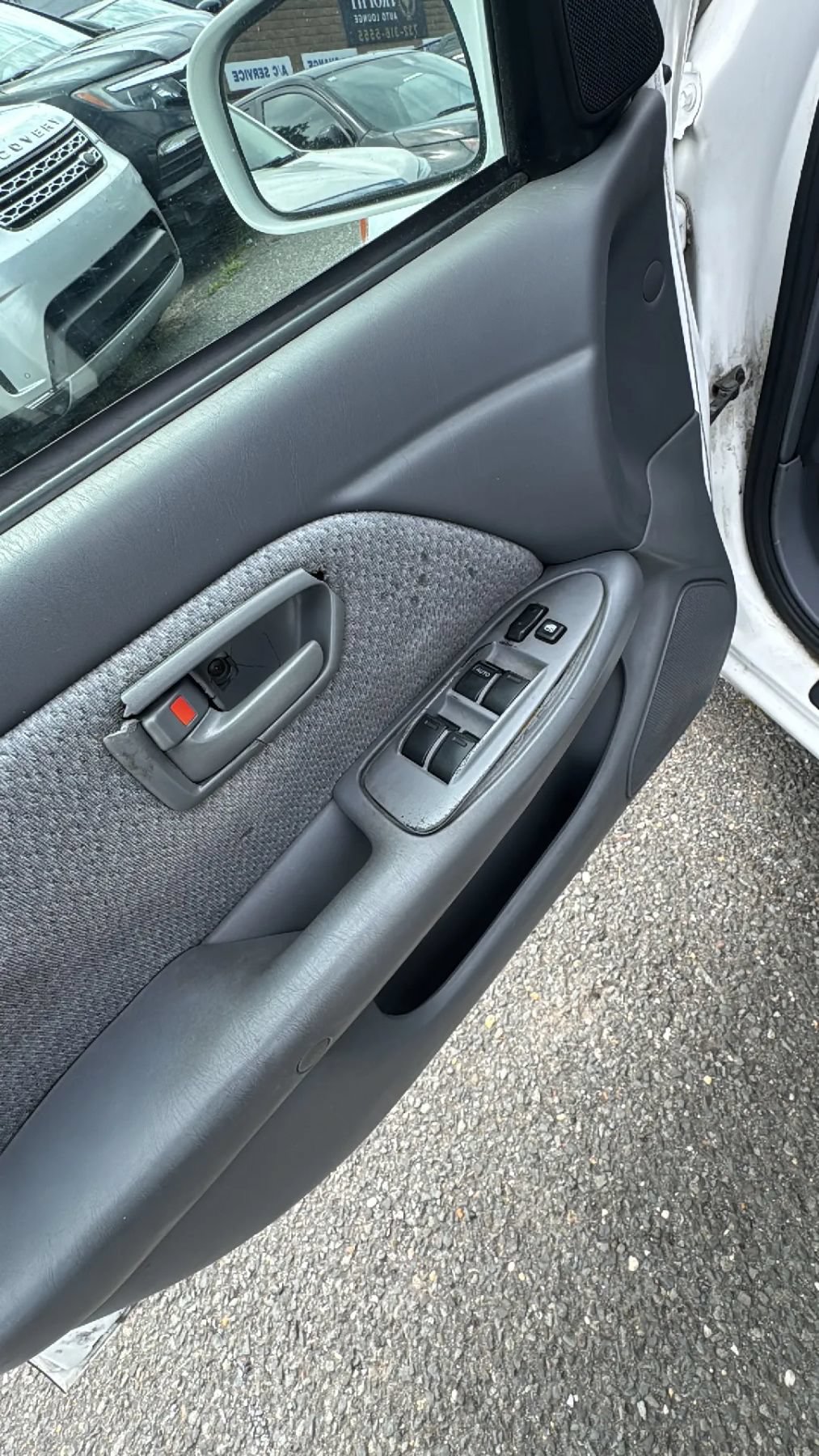 Used 2000 Toyota Camry LE FWD image 10