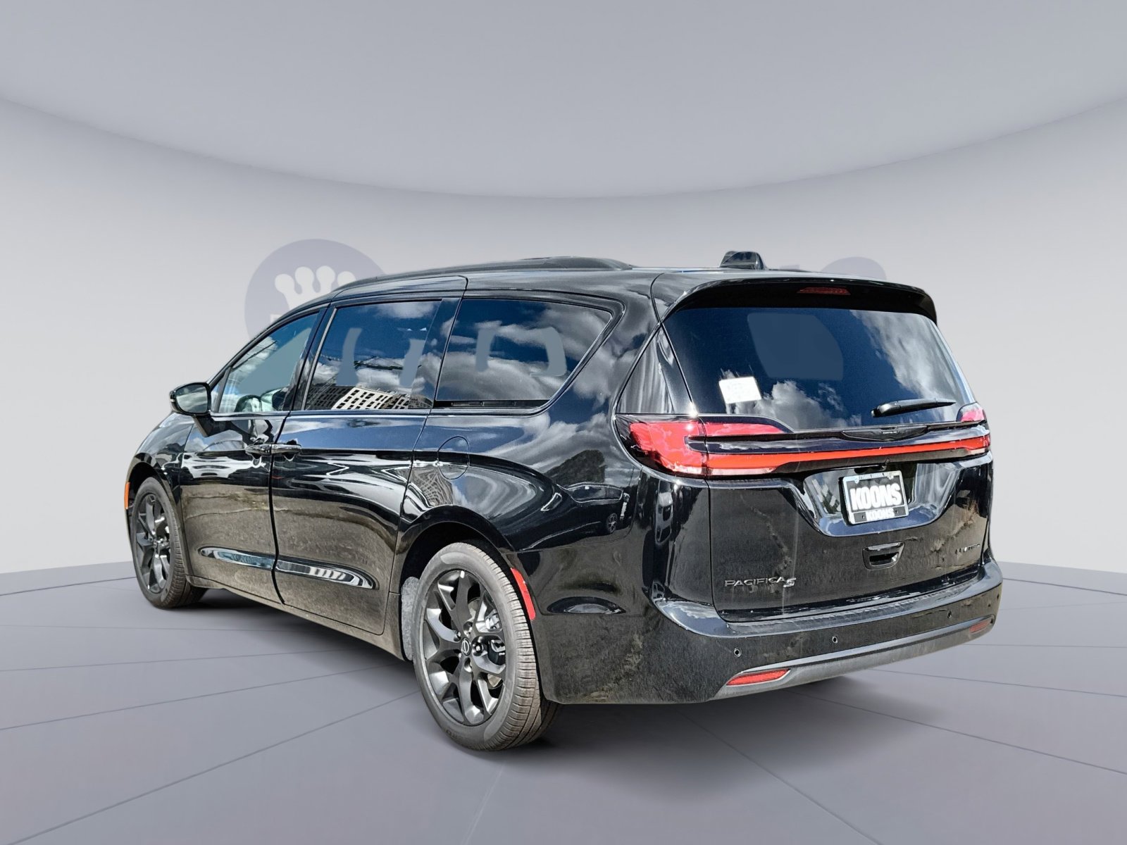 New 2026 Chrysler Pacifica Limited w/ S Appearance Package image 4
