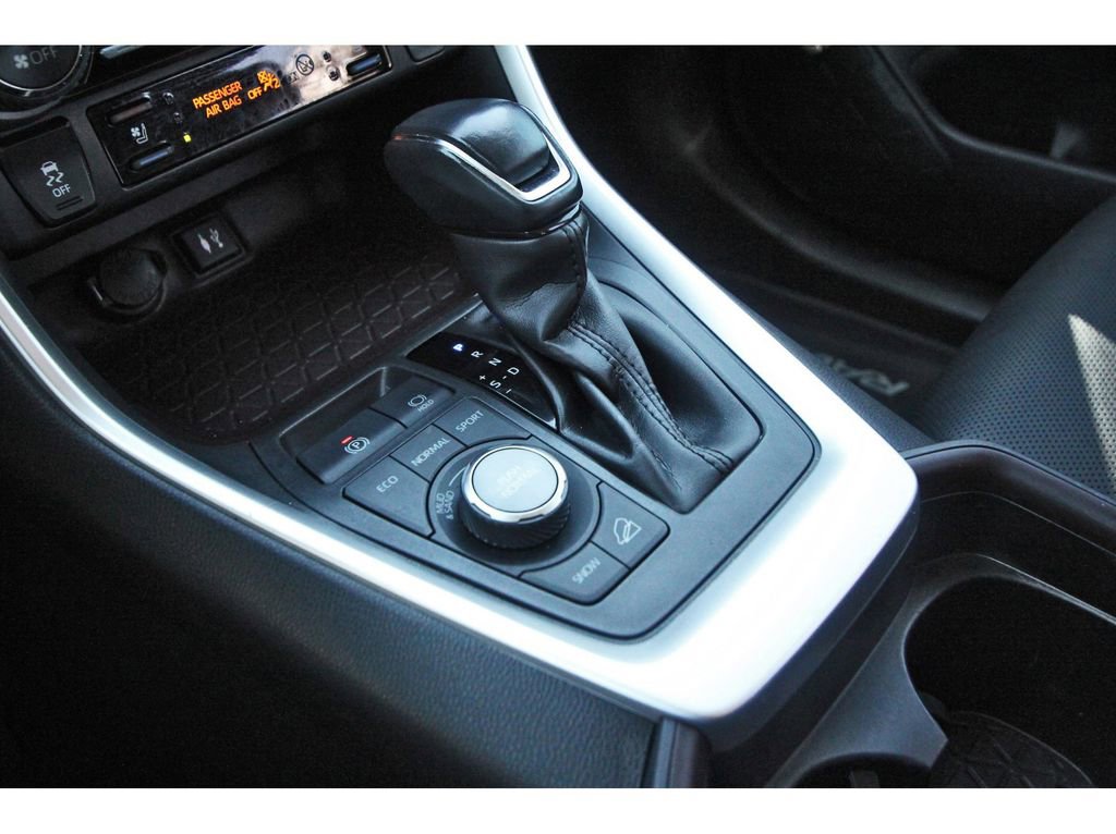 Used 2019 Toyota RAV4 Limited w/ Cold Weather Package image 28