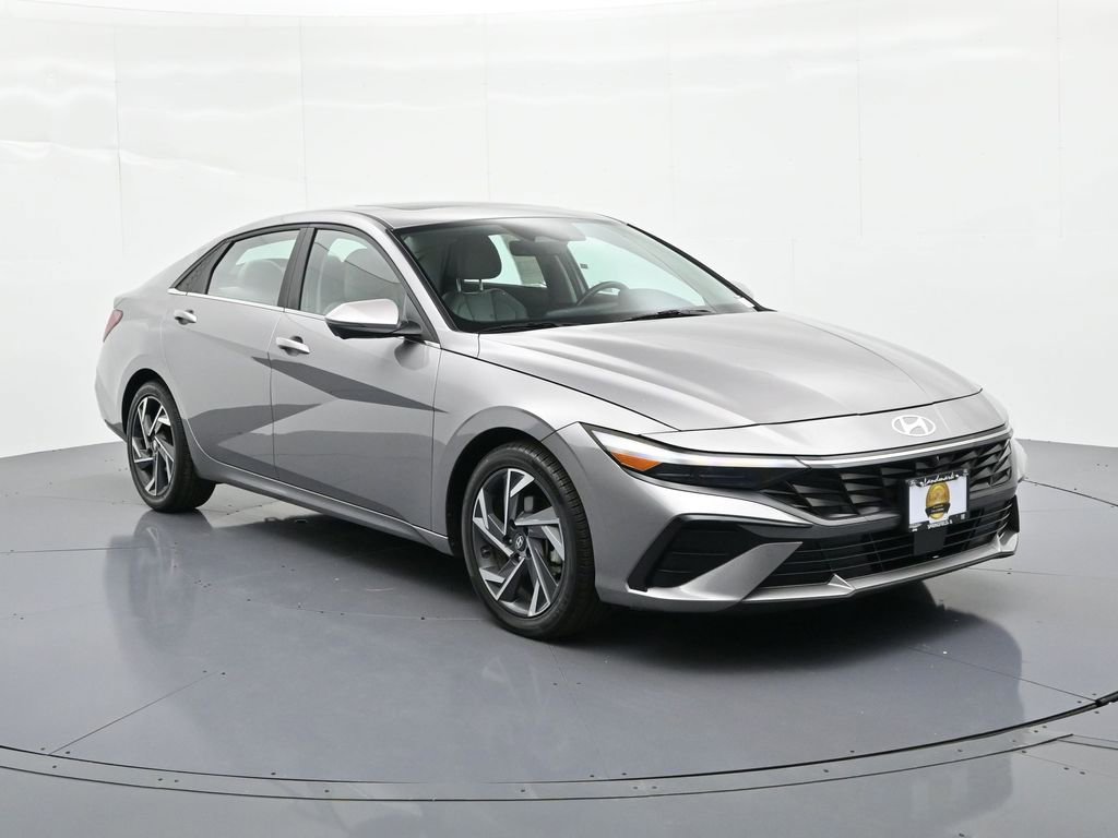 Used 2024 Hyundai Elantra Limited image 4