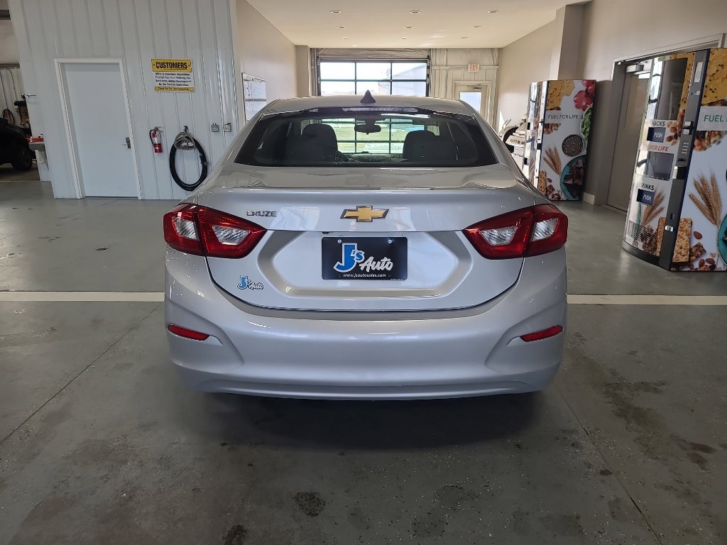 Used 2018 Chevrolet Cruze LS FWD image 6