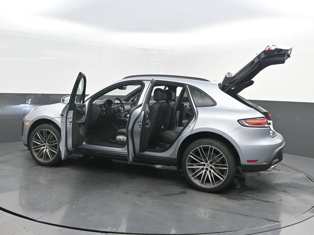 Certified 2026 Porsche Macan AWD/4WD image 38