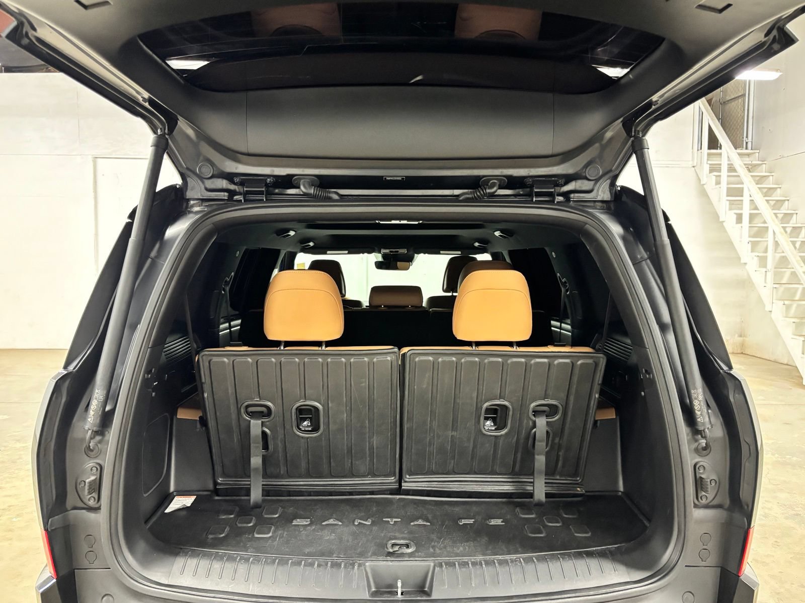 Used 2025 Hyundai Santa Fe Limited FWD image 24