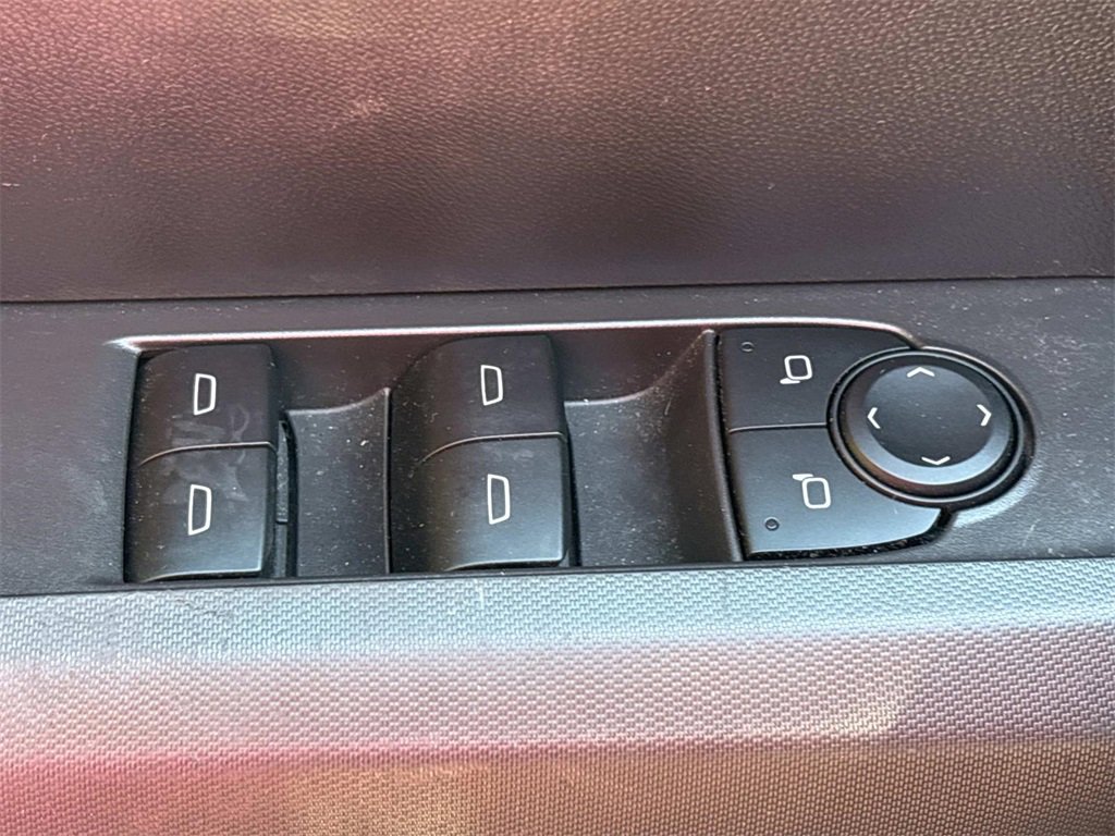 Used 2024 Chevrolet Colorado W/T image 12