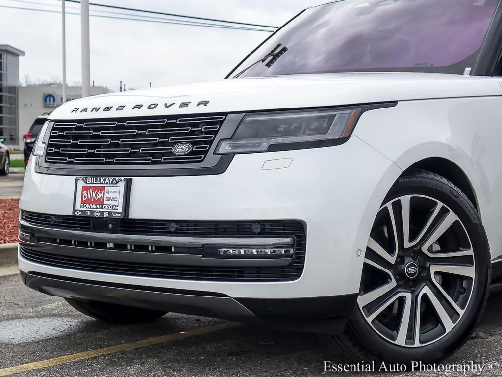 Used 2023 Land Rover Range Rover Long Wheelbase SE image 3