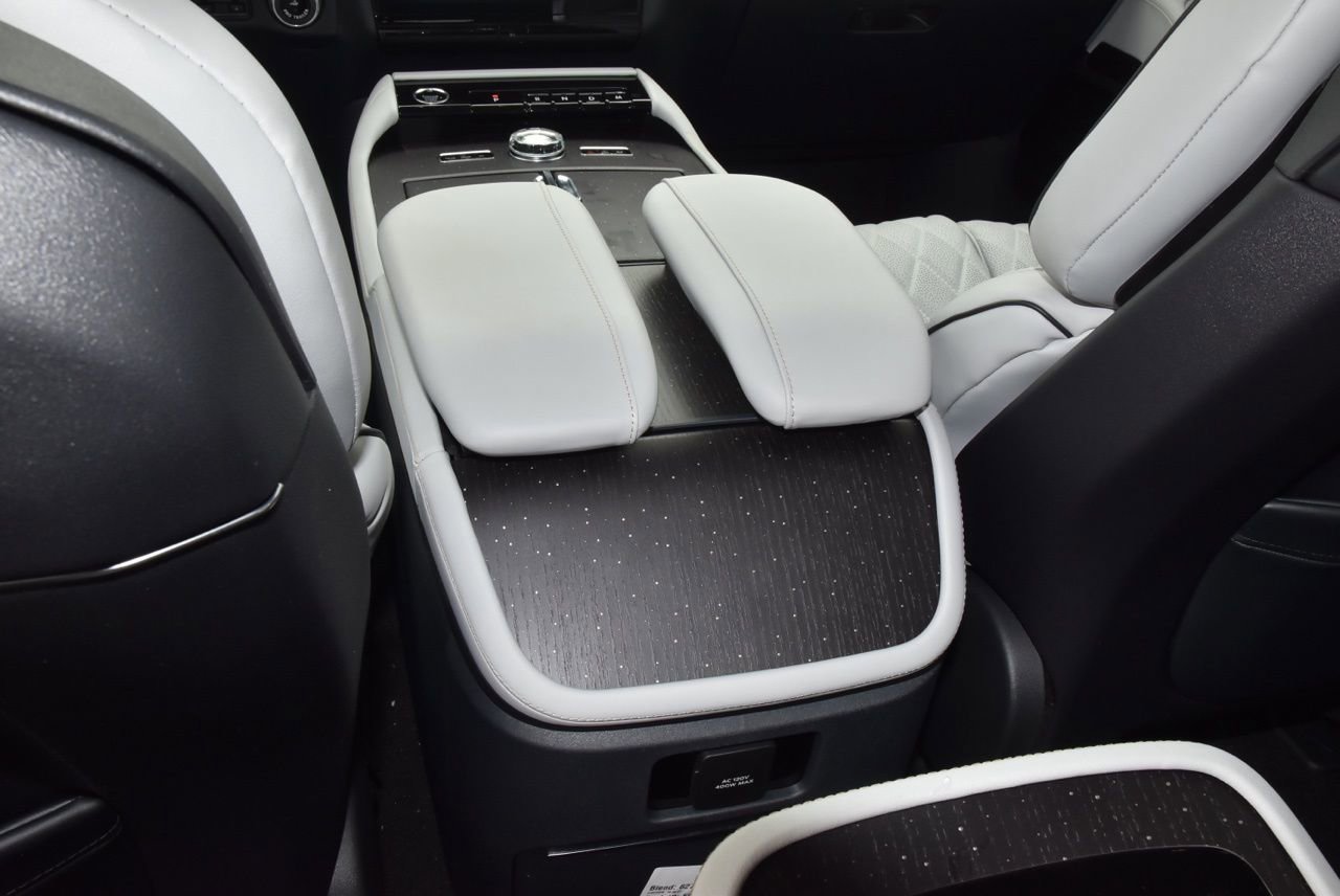 New 2026 Lincoln Navigator Black Label AWD/4WD image 19