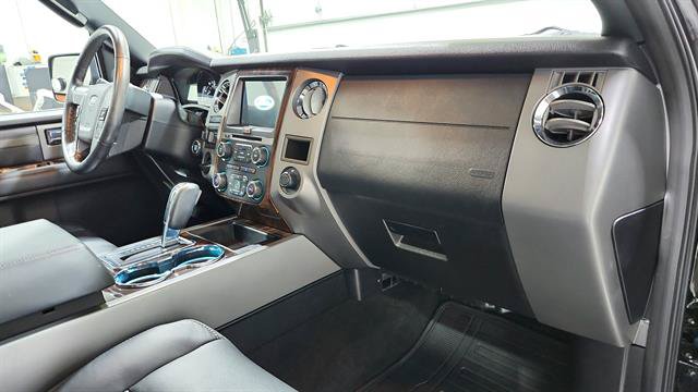 Used 2017 Ford Expedition Platinum RWD image 27