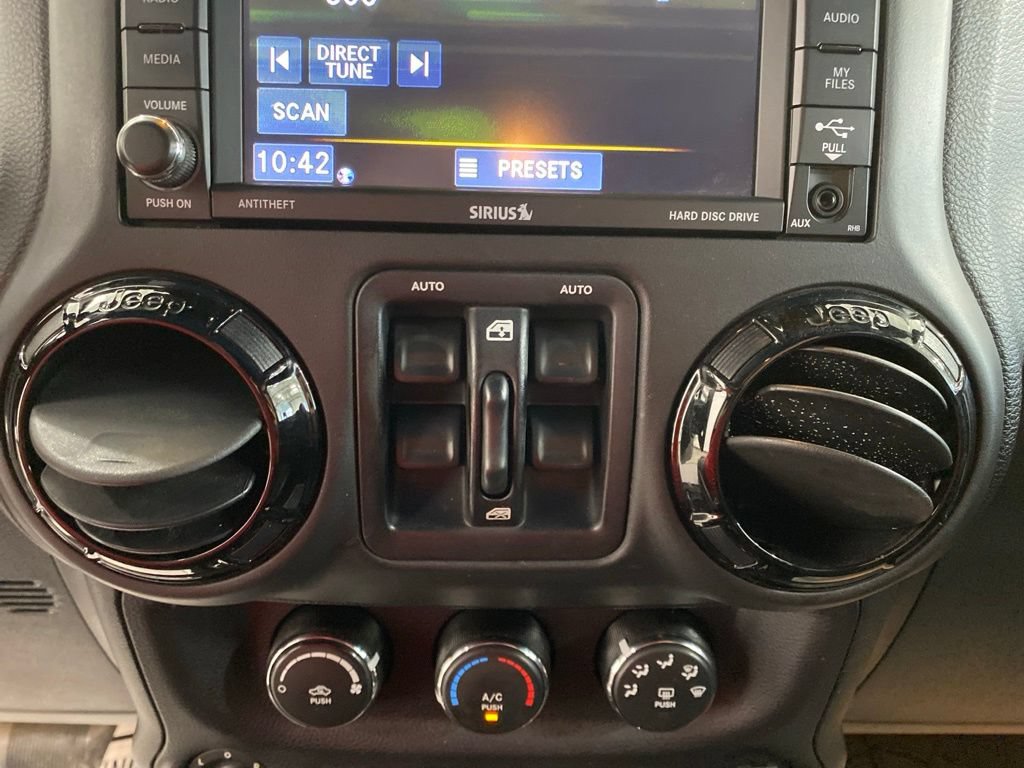 Used 2016 Jeep Wrangler Unlimited Sahara AWD/4WD image 21