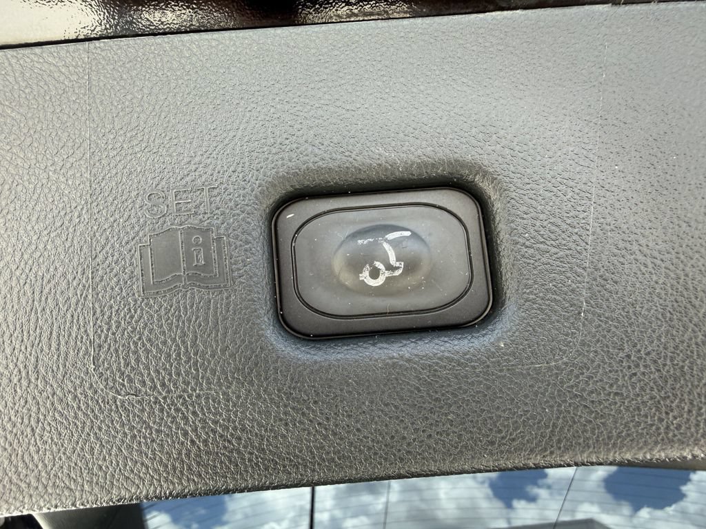 Used 2018 Lincoln MKX Reserve FWD image 23
