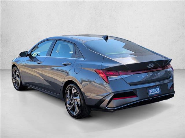 Used 2024 Hyundai Elantra SEL w/ Convenience Package image 8