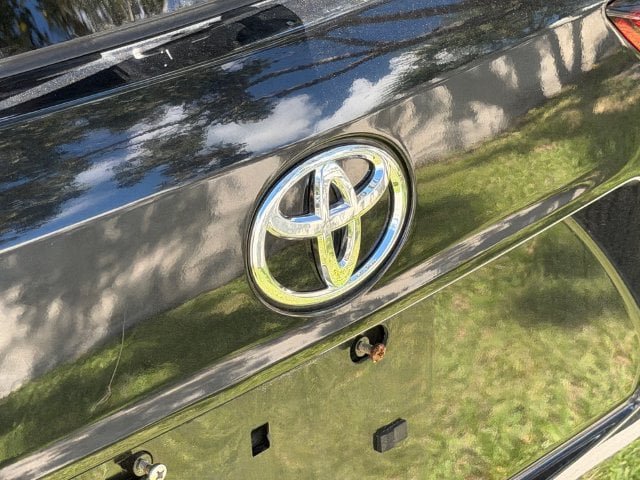 Used 2023 Toyota Highlander XSE FWD image 9