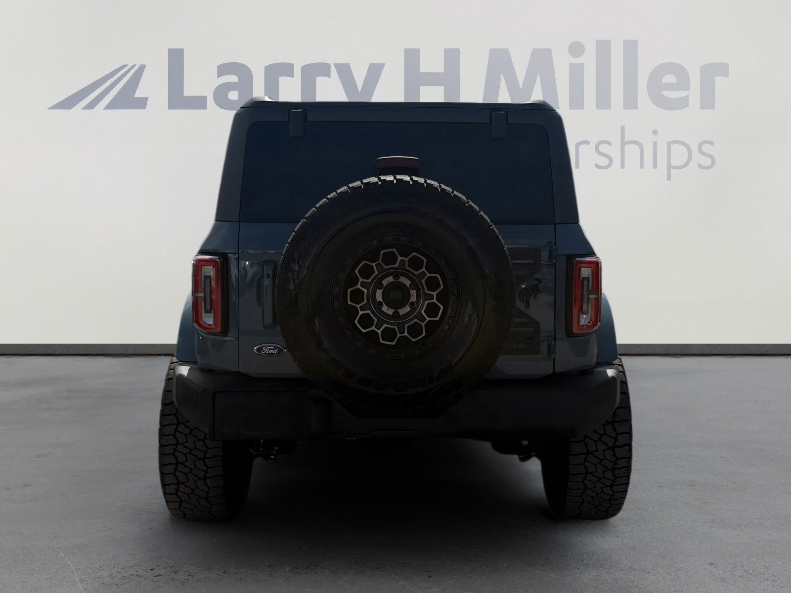 Used 2023 Ford Bronco Outer Banks image 4