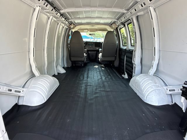 Used 2011 GMC Savana 1500 RWD image 10